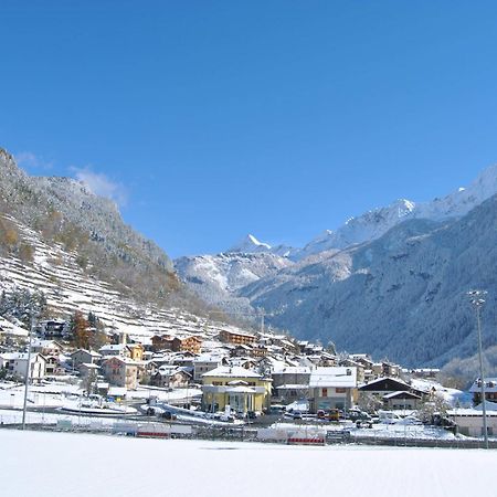 Casa Vacanza La Rocca Chiesa in Valmalenco Kültér fotó