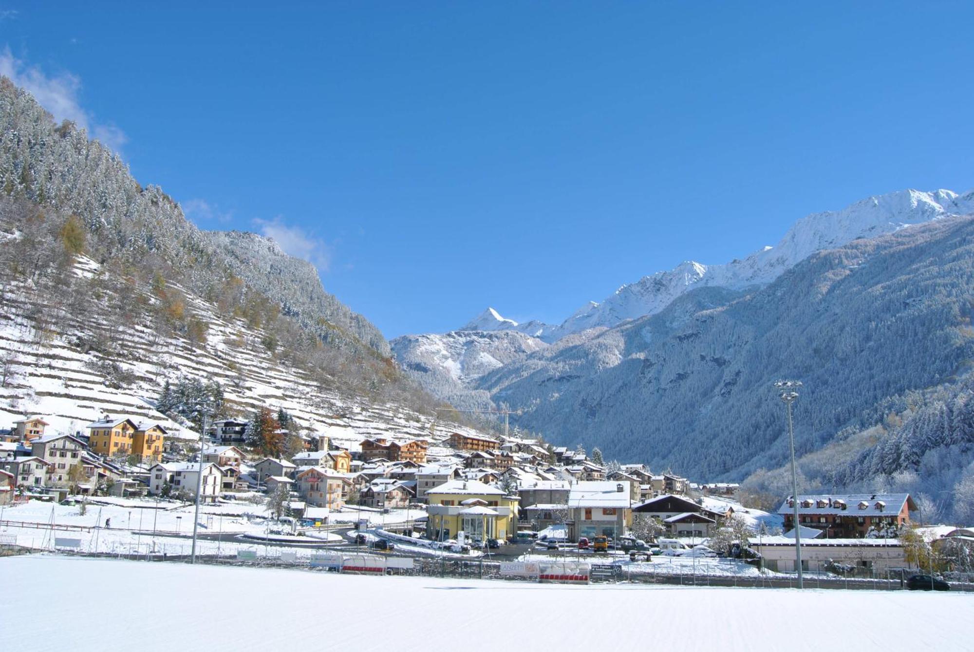 Casa Vacanza La Rocca Chiesa in Valmalenco Kültér fotó