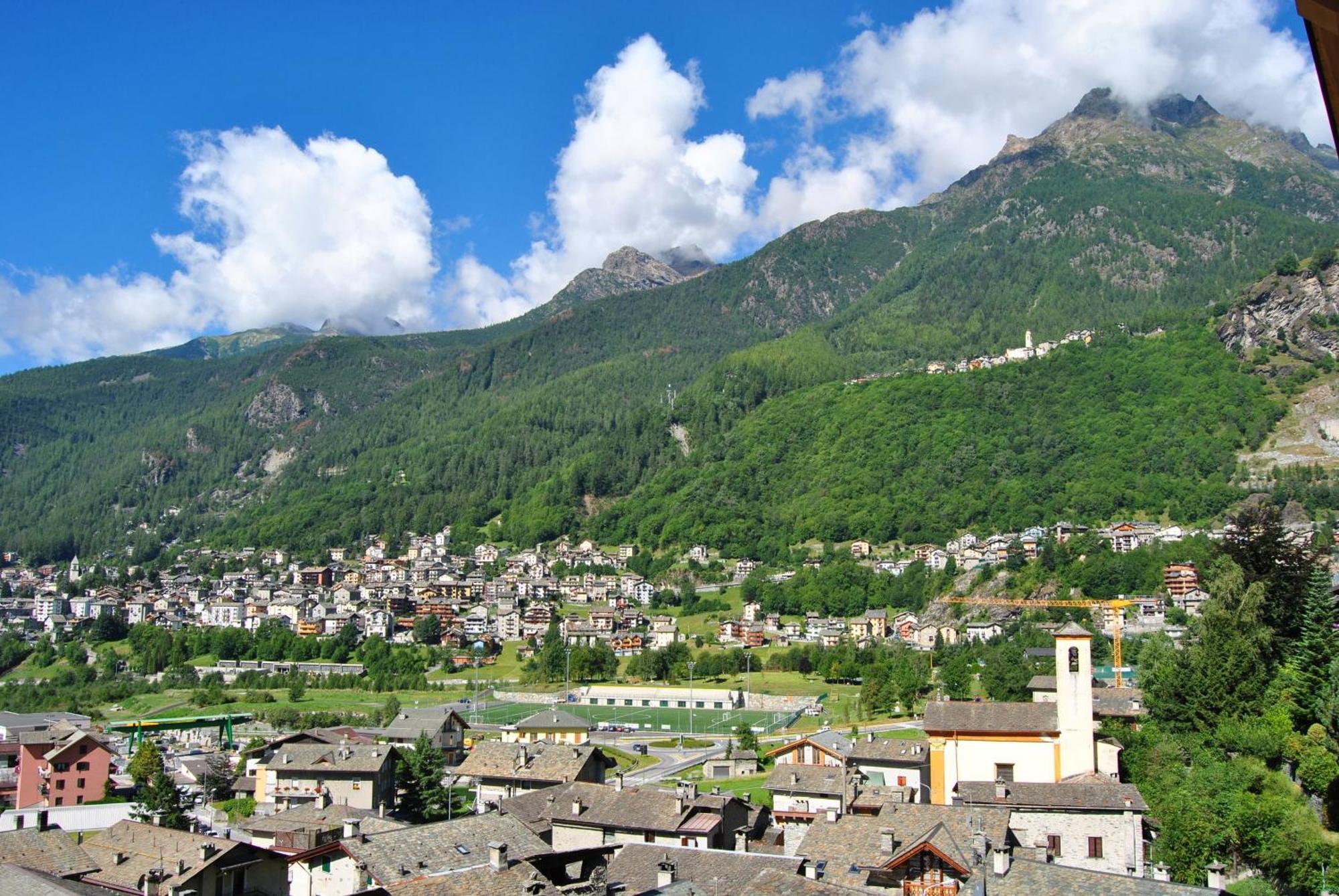 Casa Vacanza La Rocca Chiesa in Valmalenco Kültér fotó